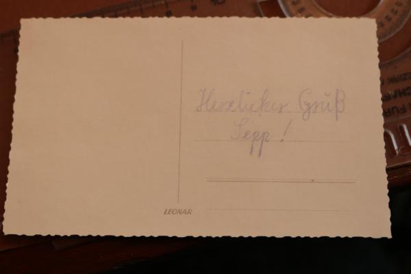 Portrait eines SS-Hauptsturmführers  mit EK II Band und Bandspange - Repro